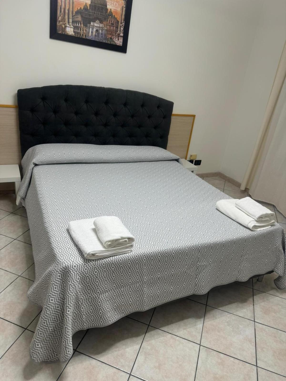 Appartamento Larisarooms Roma Esterno foto